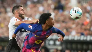 Bos Barcelona Beri Sinyal soal Masa Depan Alejandro Balde: Bisa Dilepas ke MU?