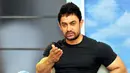 Selain sebagai aktor, Aamir Khan juga berbakat menjadi sutradara. Pada 2001, ia membuat gebrakan dengan menggarap film Lagaan yang ia bintangi dan produseri sendiri. (Foto: mashable.com)