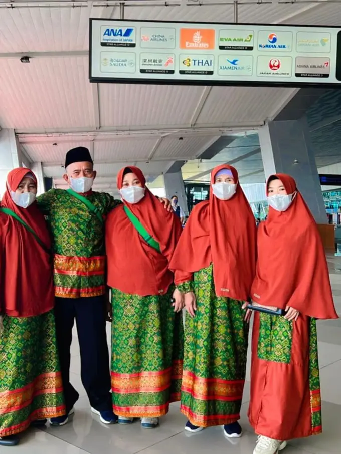 Jalani Ibadah Umrah, Ini Potret Kiky Saputri Kenakan Gamis di Tanah Suci