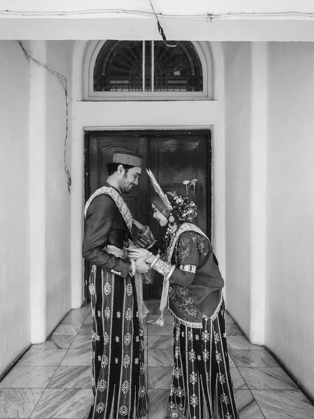 Potret mesra Achmad Megantara dan istri