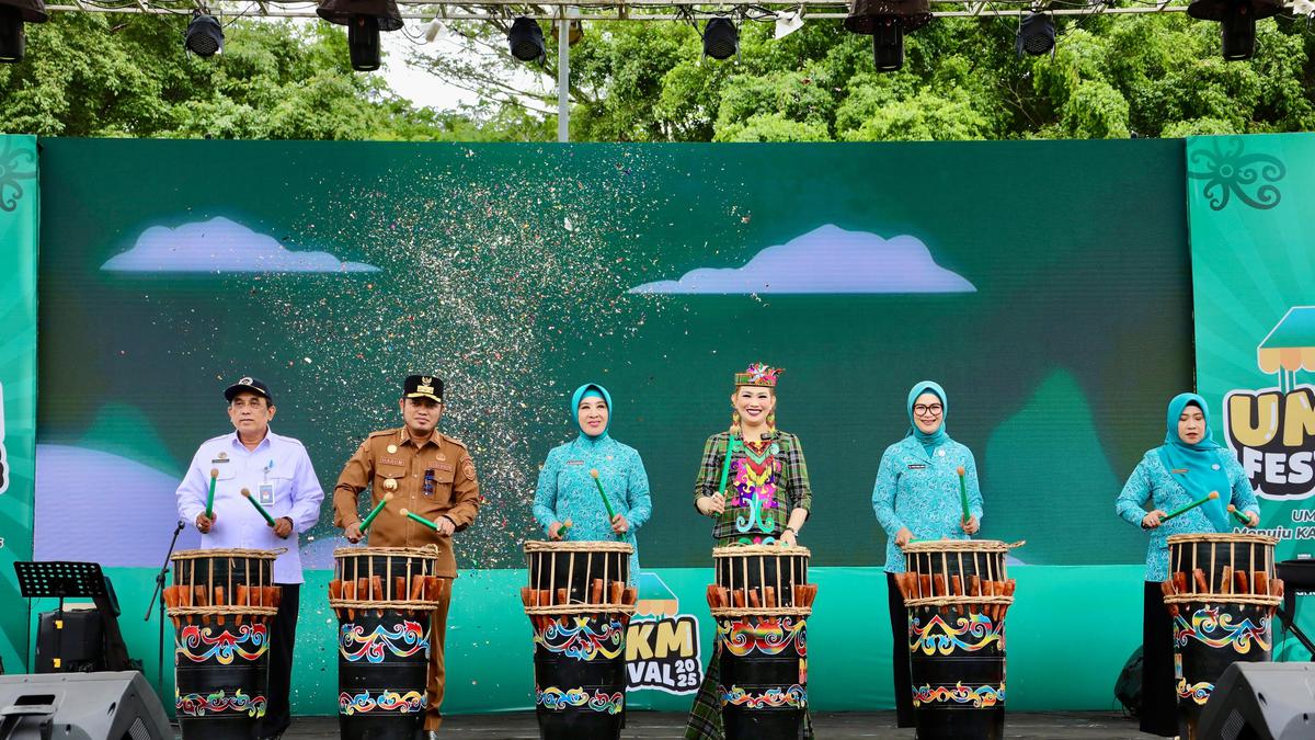 Semarak HKG ke-53 di Samarinda, Tri Tito Buka Pameran Festival UMKM 2025 dan Pemeriksaan Kesehatan Gratis