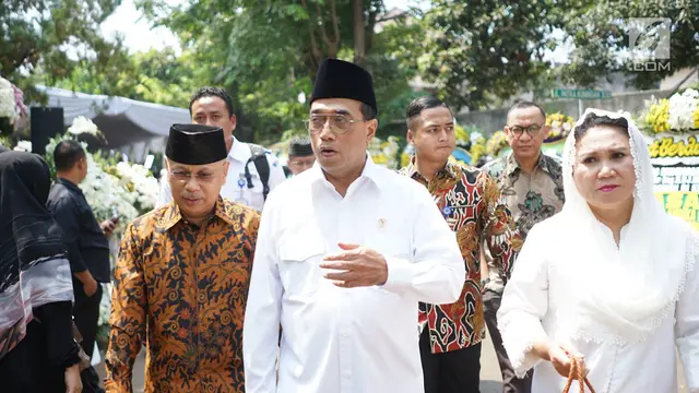 Tokoh Nasional Terus Berdatangan ke Rumah Duka BJ Habibie
