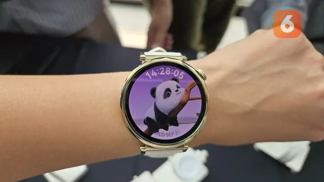 Huawei Watch GT 5 42mm (Liputan6.com/Agustin Setyo Wardani).