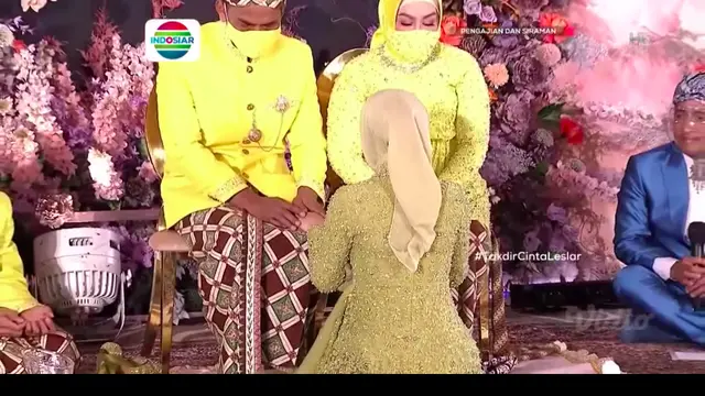 Lesti Kejora Tak Kuasa Bendung Air Matanya Saat Meminta Restu Orangtua Jelang Pernikahan dengan Rizky Billar. (vidio)