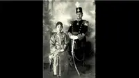 SULTAN Syarif Kasim II bergelar Yang Dipertuan Besar Syarif Kasim Abdul Jalil Saifuddin (Sultan Asyaidis Syarif Kasim Sani Abdul Jalil Syarifuddin) bersama permaisuri. (Riauonline.co.id)