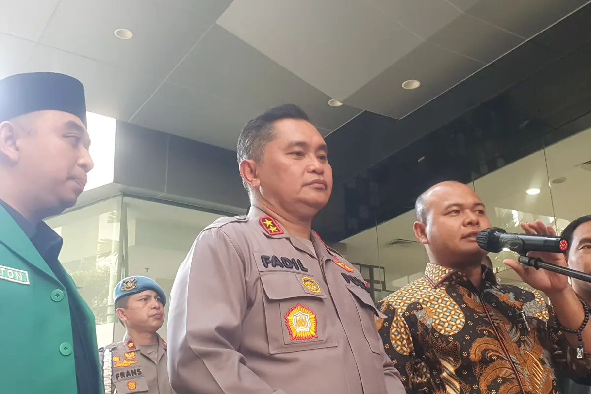 Kapolda Metro Jaya, Irjen Pol Fadil Imran usai menjenguk David, di RS Mayapada, Kuningan, Jakarta Selatan, Selasa (7/3/2023).