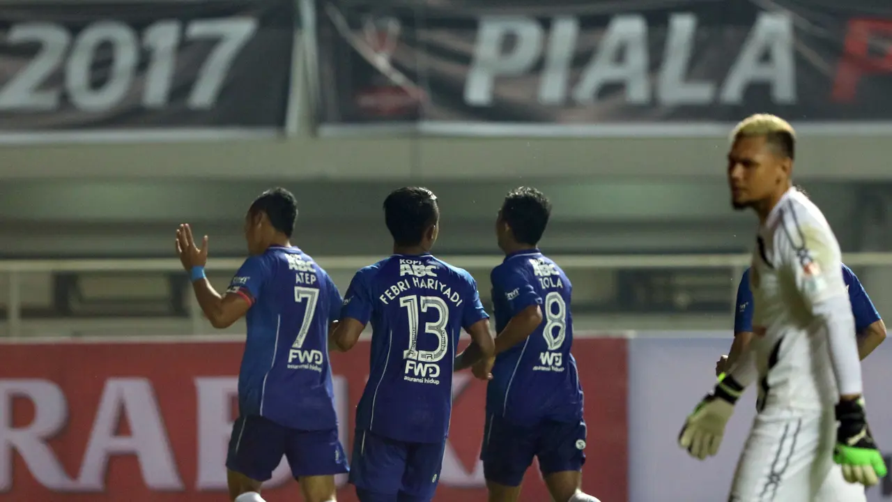 Para pemain Persib Bandung rayakan gol ke gawang Semen Padang