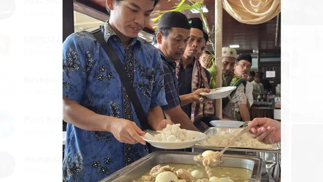 Sajian khas opor ayam mewarnai perayaan Idul Fitri yang diselenggarakan KBRI Paramaribo pada Senin (31/3/2025).