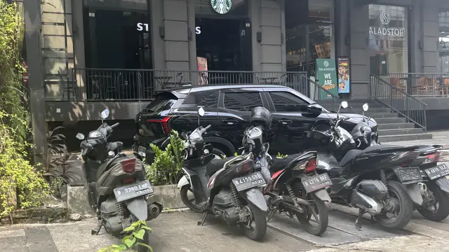 Potret trotoar jalan di wilayah DKI Jakarta.