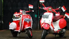 Vespa bernuansa merah putih sebagai simbol bendera Indonesia. (Source: otosia.com)