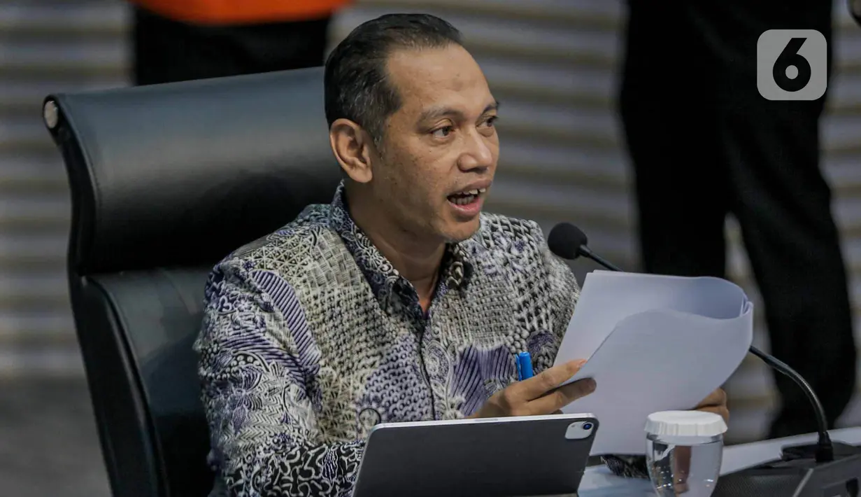 Wakil Ketua KPK Nurul Ghufron menuturkan dalam OTT itu pihaknya menangkap beberapa pihak berikut sejumlah uang, dan barang bukti lainnya.
