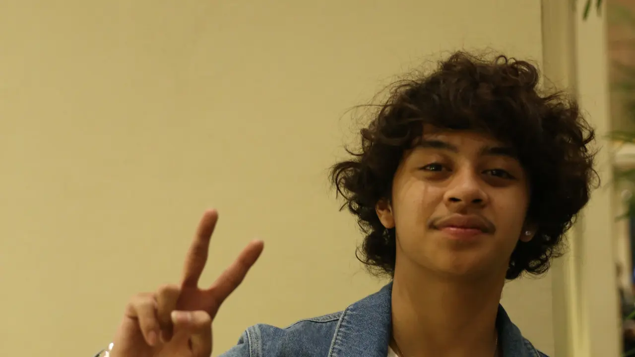 [Bintang] Bastian Steel