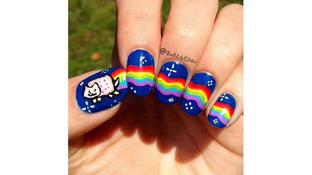 Desain Cat Kuku Berkisah