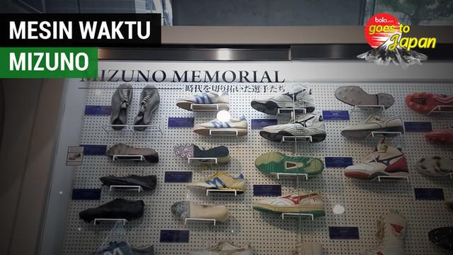 Berita video Vlog Bola.com yang kali ini menampilkan mesin waktu Mizuno, dengan berkunjung ke museum Mizuno di Osaka, Jepang.