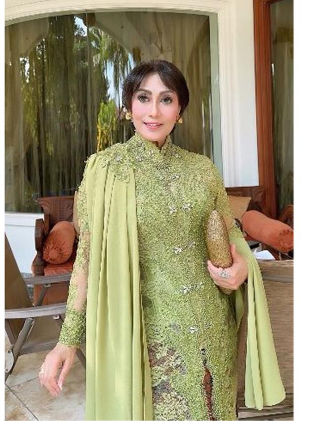 6 Potret Yayuk Suseno di Momen Lamaran Sang Putra, Awet Muda di Usia 65 Tahun