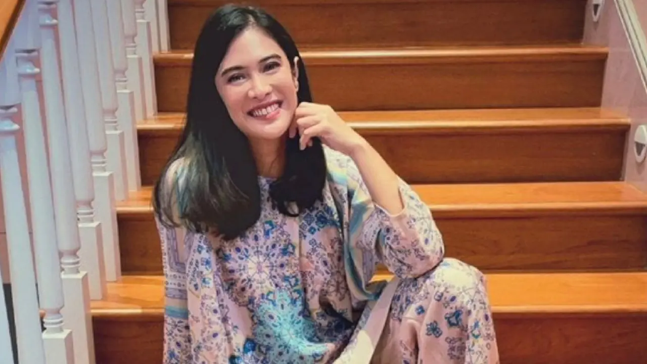 Dian Sastro Hingga Rachel Vennya kenakan baju lebaran, cek harganya/dok. Instagram @therealdisastr dan instagram @Rachelvennya