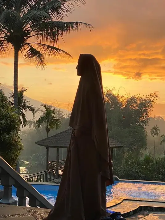 Sedangkan di layar kaca, Innek memulai dari sinetron Prita..Prita...Prita tahun 1993. Setelah itu, ia pun menghiasi layar kaca. Dari tahun 1997, ia pun kerap menghiasi layar kaca hingga tahun 2010. Setelah itu, ia terlibat sebagai Dewi dalam sinetron Para Pencari Tuhan tahun 2016 silam. [Instagram/inekekoes]