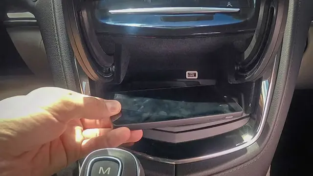 Nge-Charge Ponsel di Mobil Ini Tak Perlu Pakai Kabel