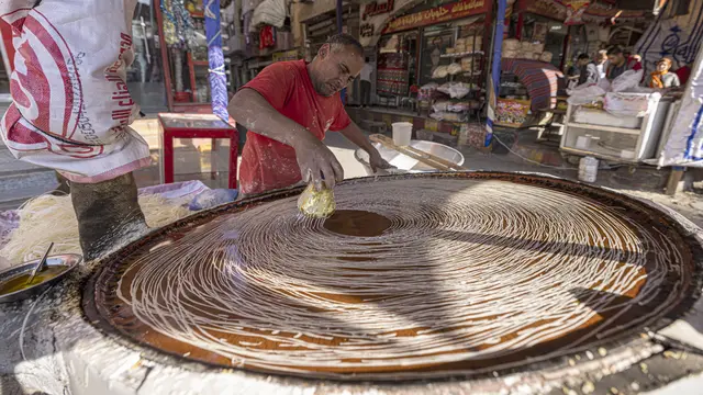 Kunafa Untuk Buka Puasa di Mesir