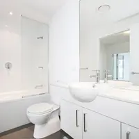 Ilustrasi toilet dan kamar mandi (Photo: Steven Ungermann/ Unsplash).