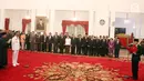 Suasana pelantikan Gubernur definitif DKI Jakarta, Djarot Saiful Hidayat di Istana Negara, Jakarta, Kamis (15/6). Djarot diusulkan menjadi gubernur definitif hingga Oktober 2017 untuk menggantikan Basuki T Purnama. (Liputan6.com/Angga Yuniar)