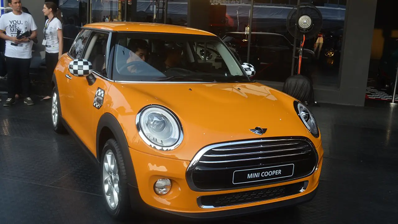 Tiga Desain Baru MINI Cerahkan Booth Outdoor IIMS 2014