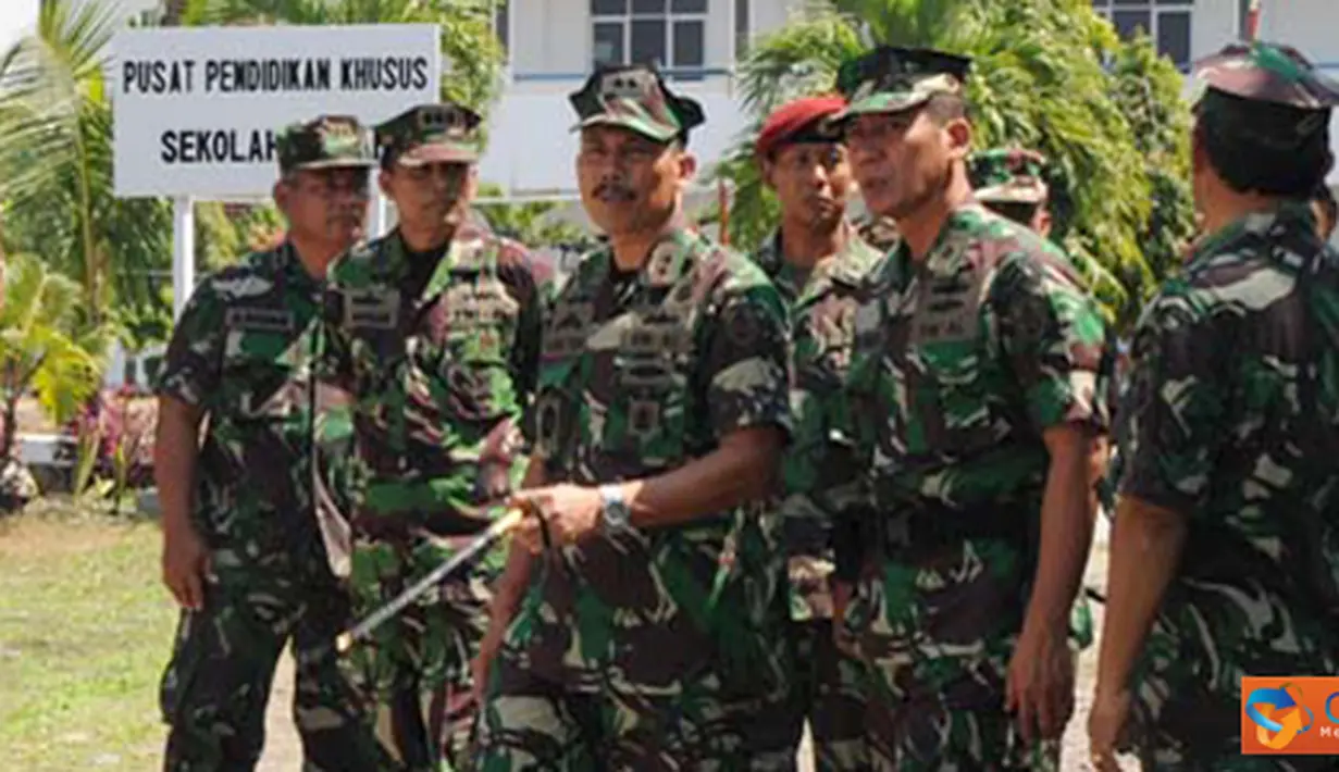 Citizen6, Surabaya: Komandan Kobangdikal dalam pelaksanaan sidaknya yang disertai Wadan Kobangdikal Brigjen TNI Marinir P. Verry Kunto. (Pengirim: Penkobangdikal).