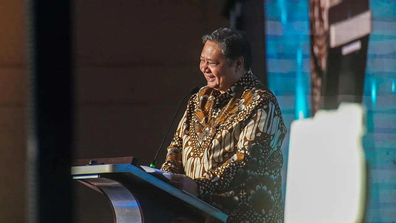 Menteri Koordinator Bidang Perekonomian Airlangga Hartarto saat mewakili dan menyampaikan keynote speech Presiden Joko Widodo dalam Cloud Day Indonesia 2023 di Jakarta, Selasa (26/9/2023). (Dok Kemenko Perekonomian)