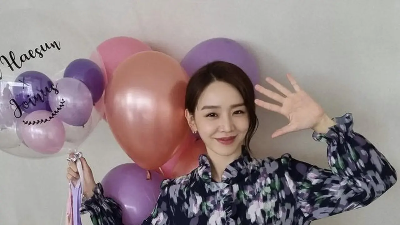 Penampilan Aktris Korea Shin Hye Sun
