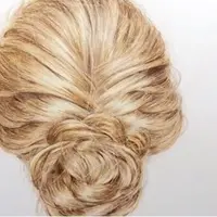 Kamu bakal nggak percaya kalau gambar rambut ini dibuat pakai tangan dengan pensil warna, bukan hasil print digital! (Via: boredpanda.com)