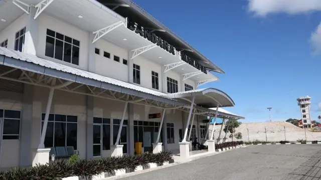 Bandara Maratua Kepulauan Derawan, Kabupaten Berau, Kalimantan Timur.