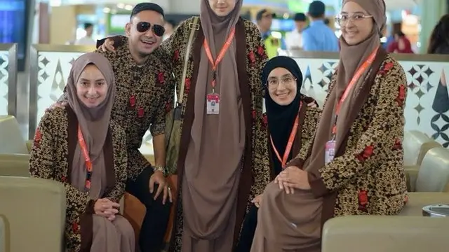 Potret Asila Maisa Putri Ramzi Saat Umroh, Cantik Berhijab