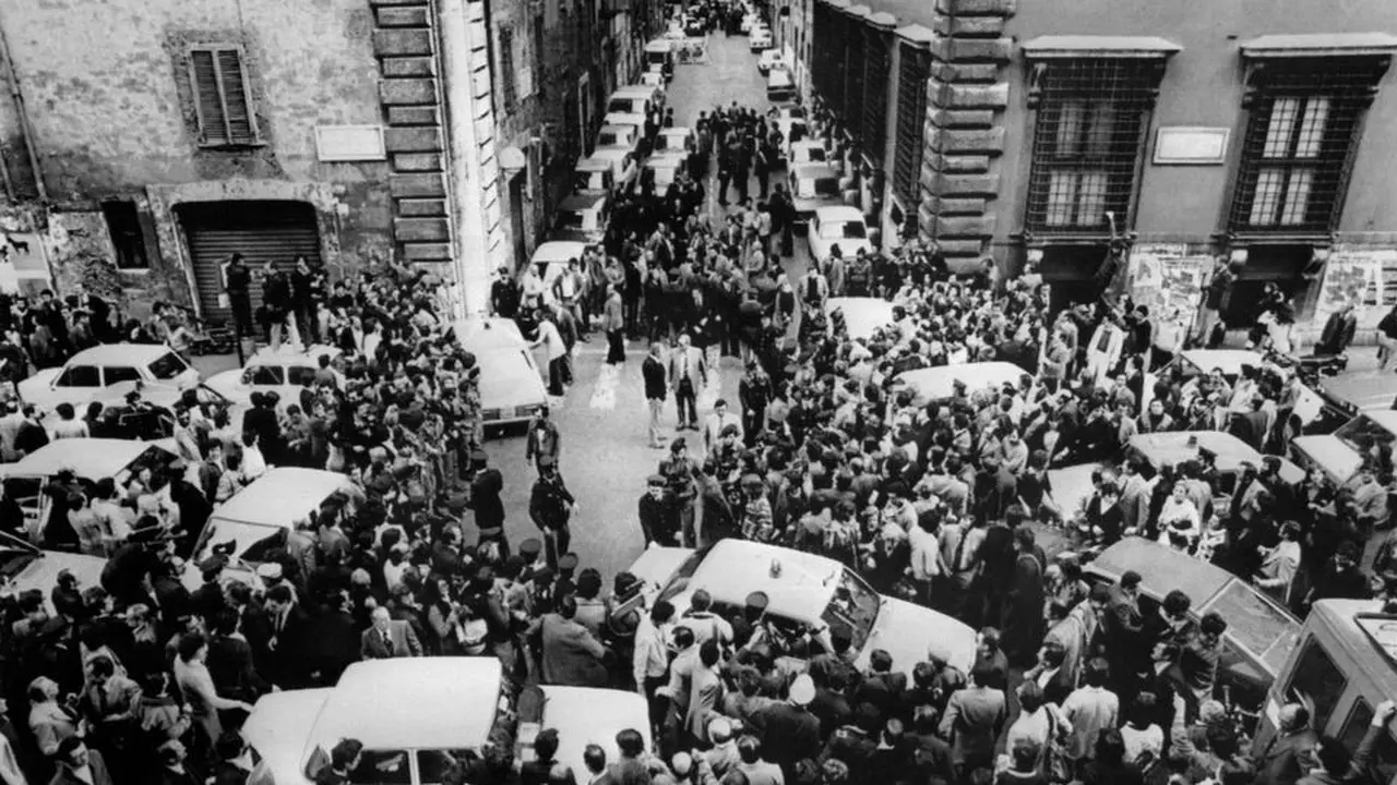 Jasad mantan PM Italia Aldo Moro ditemukan pada 9 mei 1978 di Roma.