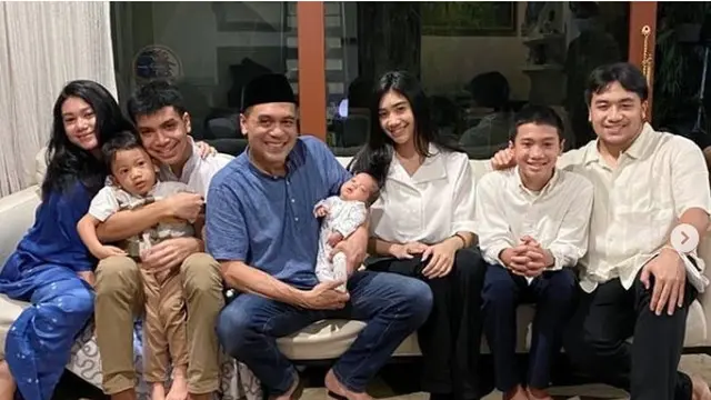 Unggahan Chico Hakim saat akikahan anaknya