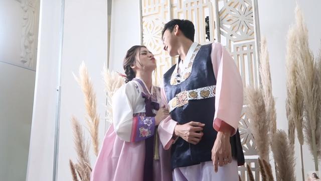 7 Pemotretan Caesar Hito dan Felicya Angelista Pakai Busana Korea