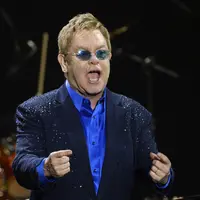 Elton John telah mengungkapkan penyesalannya karena tidak memiliki anak perempuan. Pelantun ‘Can You Feel The Love Tonight’ ini juga mengungkap jika ia siap untuk menghentikan tur sehingga bisa bersama kedua putranya. (Bintang/EPA)