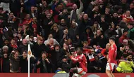 Selebrasi pemain Manchester United saat menang super dramatis atas Lyon di Liga Europa (AFP)