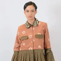 Eksplorasi busana membuat kain tradisional terasa lebih fleksibel untuk dikenakan generasi muda. (Foto/Dok: Tobatenun)