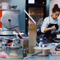 Ilustrasi kompetisi masak (Photo by Jesús Terrés on Unsplash)