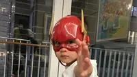 5 Potret Rayyanza Cosplay Jadi Superhero Flash, Dipuji Lucu dan Menggemaskan oleh Netizen