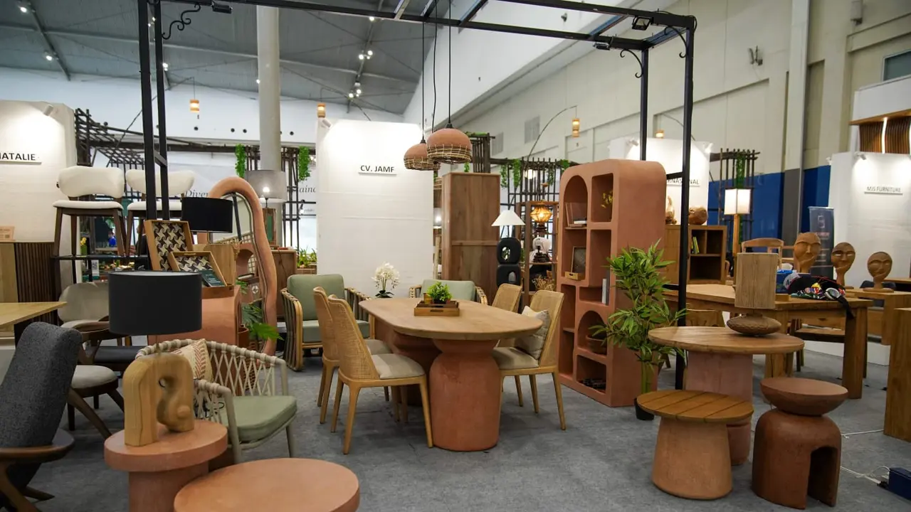 Industri furnitur dan kerajinan
