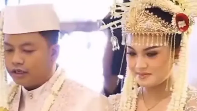 Dustin Tiffany menikah (Instagram/jhonnns24)