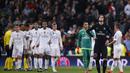 Pemain PSG Adrien Rabiot terlihat sedih usai kalah dari Reaal Madrid pada lanjutan Liga Champions Grup A di Stadion Santiago Bernabeu, Madrid, Rabu(4/11/2015) dini hari. Madrid menang tipis 1-0.  (Reuters / Juan Medina)