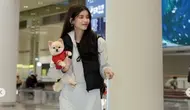 Sabrina Chairunnisa Ungkap Cara Bisa Bawa Anjingnya Naik Pesawat ke Korea. foto: (dok.Instagram @sabrinachairunnisa_/https://www.instagram.com/p/DF8_DldBL89/Henry)