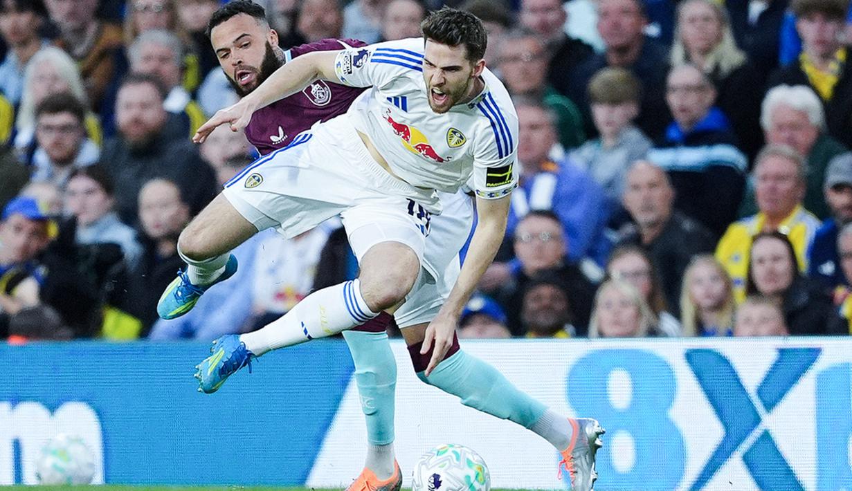 Hasil ini membuat Leeds mengemas 43 poin, naik ke peringkat 14 klasemen Liga Inggris. Sementara Burnley, yang sudah dipastikan terdegradasi, masih terbenam di posisi 19 dengan 20 poin dari 35 laga. (Martin Rickett/PA via AP)