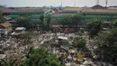 Suasana pembongkaran 280 bangunan liar di kawasan Taman Honda di Tebet, Jakarta, (22/10/14). (Liputan6.com/Faizal Fanani)