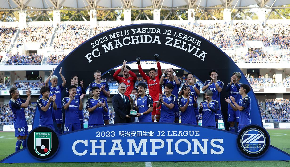 Di musim pertamanya bersama Machida Zelvia musim lalu, Go Kuroda langsung membawa timnya juara kasta kedua dan promosi ke kasta teratas untuk kali pertama sepanjang sejarah. Machida Zelvia juara J2 League dengan meyakinkan, mengumpulkan 87 angka dari 42 laga, unggul 12 poin dari pesaing terdekat, Jubilo Iwata. (J.LEAGUE)