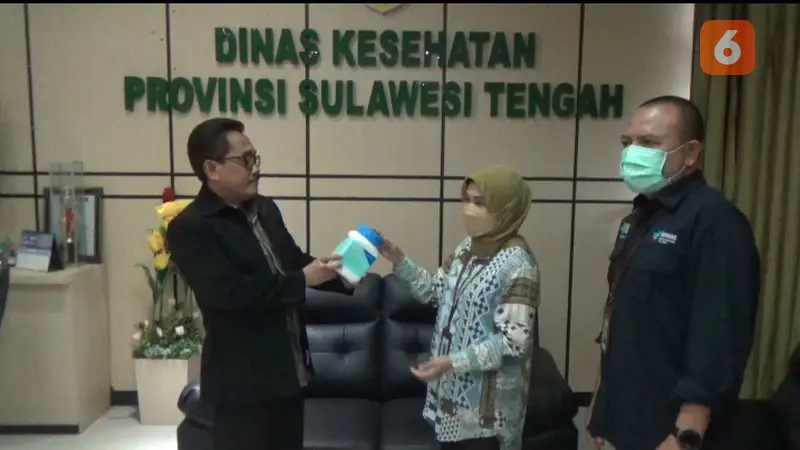 Penyerahan Obat Demam Keong dari WHO