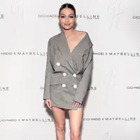 “Saat mengetahui tidak bisa tampil di Tiongkok tahun ini, aku pun sangat kecewa. Aku tetap mencintai keluarga Victoria’s Secret dan semangatku tetap untuk teman-temanku!!” tulis Gigi Hadid. (AFP/Cindy Ord)