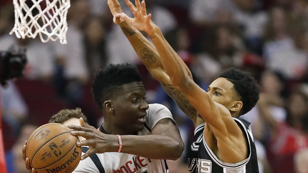 Pebasket Houston Rockets, Clint Capela